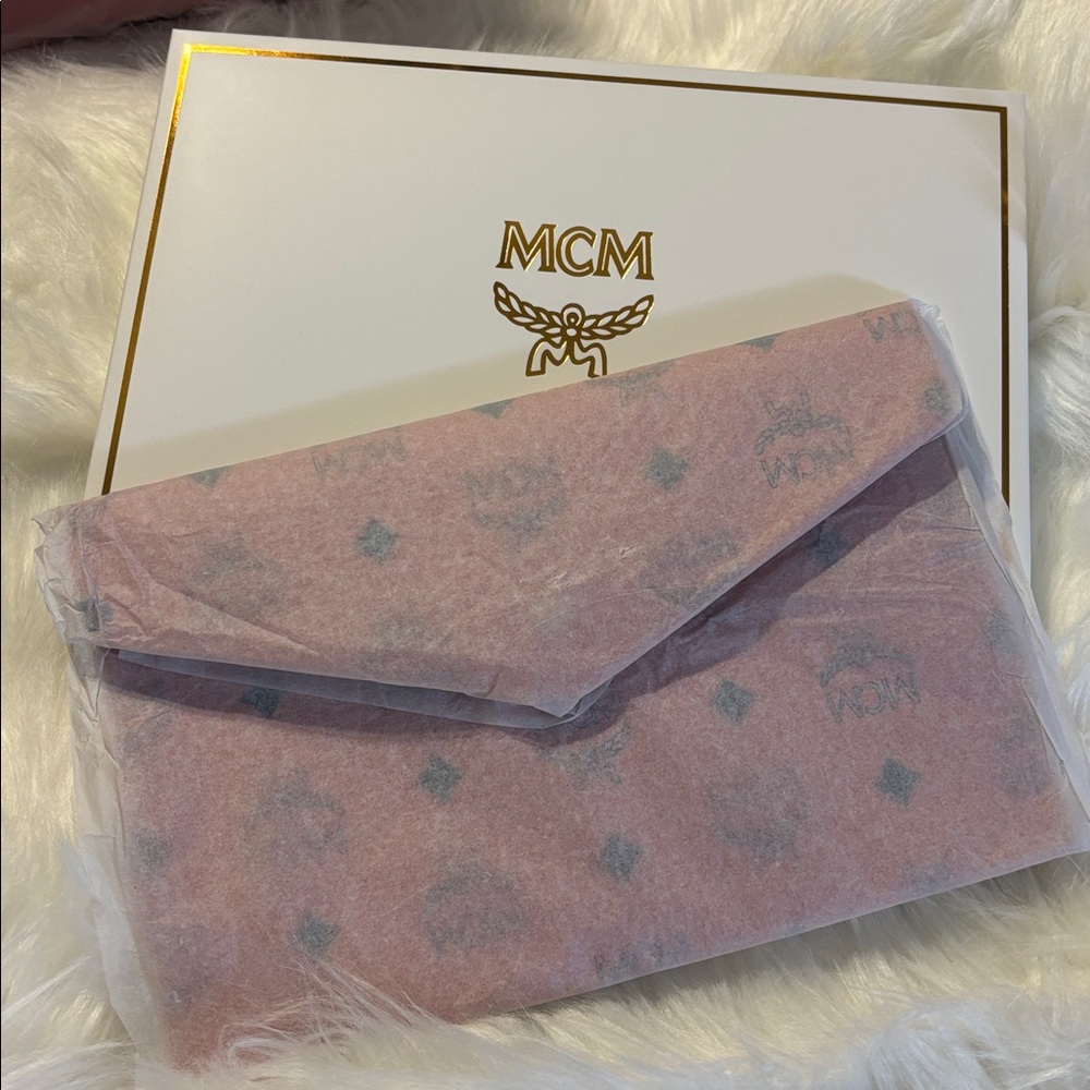 MCM Parfum Collection Envelope Clutch - Picture 6 of 6